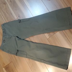 New York & Company Army Green Cargo pants with snap up cuffs women's 4